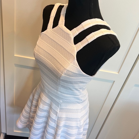 Emerald Sundae Emerald Sundae White Textured White Mini Size S - Picture 8 of 9